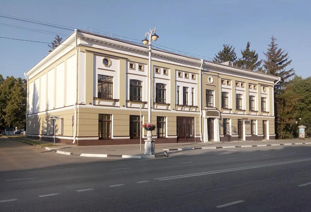 Фасад Белгородского музея народной культуры на Гражданском проспекте после реставрации